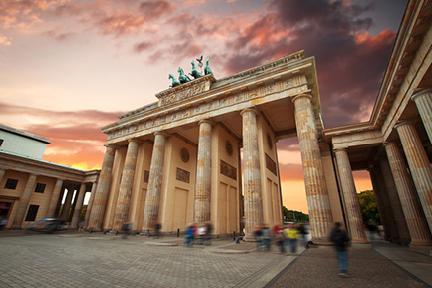 Atardecer junto a la icónica Puerta de Brandeburgo