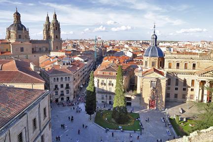 Vista de la Universidad Pontificia desde las cubiertas de la Catedral de Salmanca