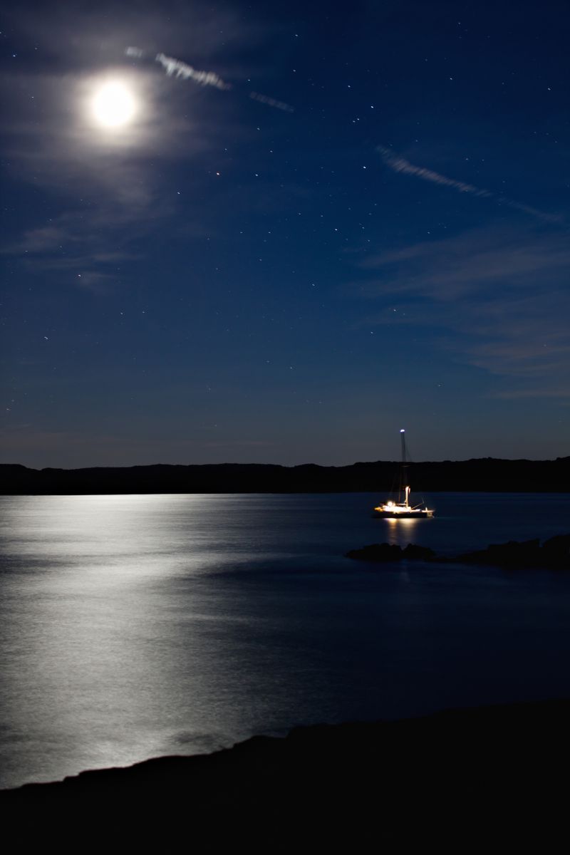 Cielo nocturno sobre el mar Mediterráneo